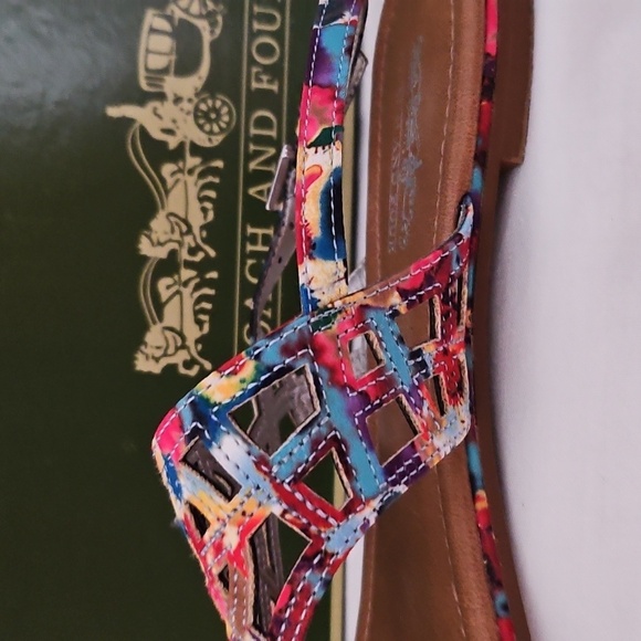 Coach and Four Women's Sandals EUC - Picture 6 of 7
